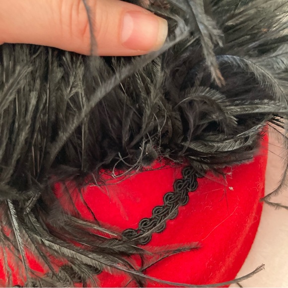 Vintage Red and Black Feathered Hat - Picture 13 of 15